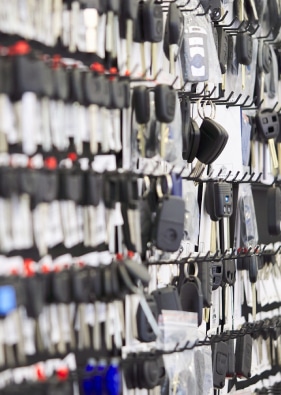 Cerrajeros profesionales para hacer copias y duplicados de llaves en Zaragoza
