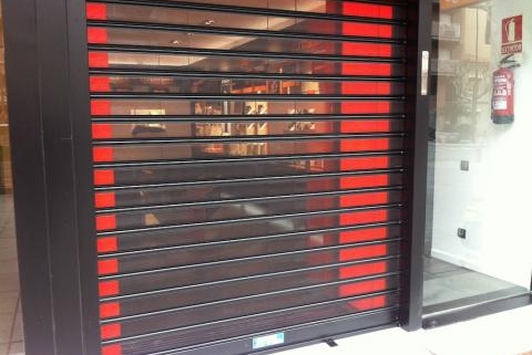 Cómo deben ser las persianas de seguridad de los comercios